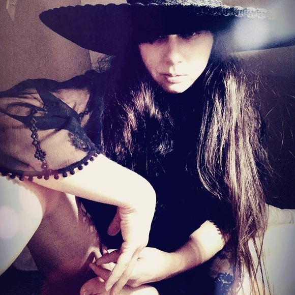 Meet your Posher, Jean - Picture 7 of 16